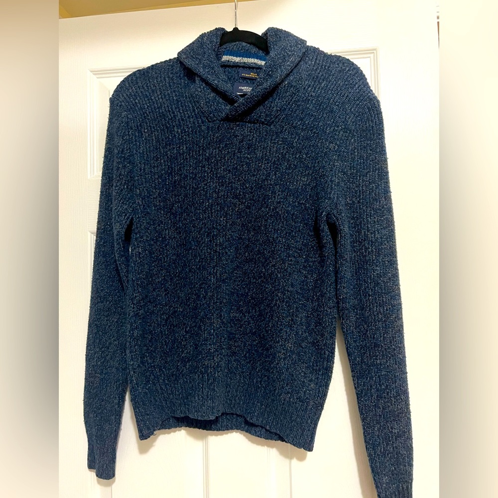 LIKE NEW American Eagle Men’s Small Wool Navy Blue Sweater Athletic Fit